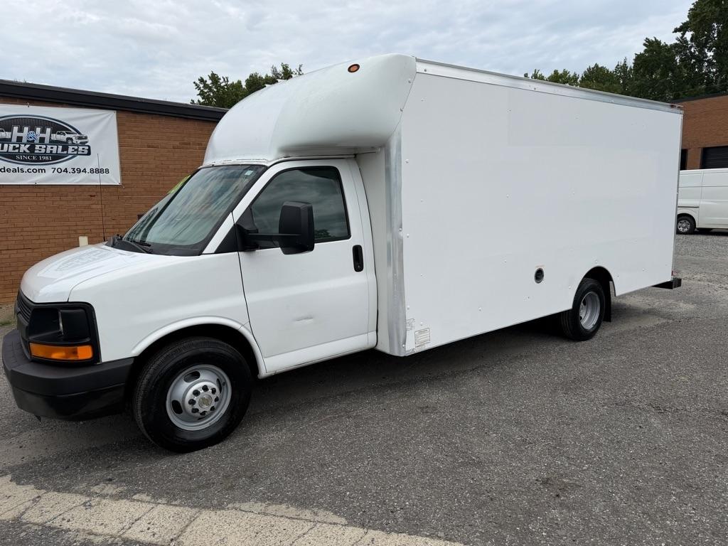 2016 Chevrolet Express Commercial Cutaway 3500 Van 177" *Ltd Avail*