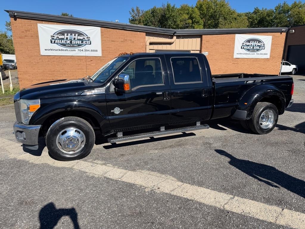2016 Ford Super Duty F-350 DRW 2WD Crew Cab 172" Lariat