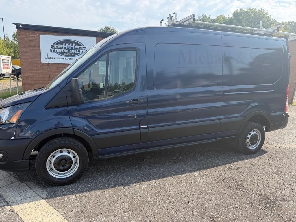 2020 Ford Transit Cargo Van T-250 130" Med Rf 9070 GVWR RWD