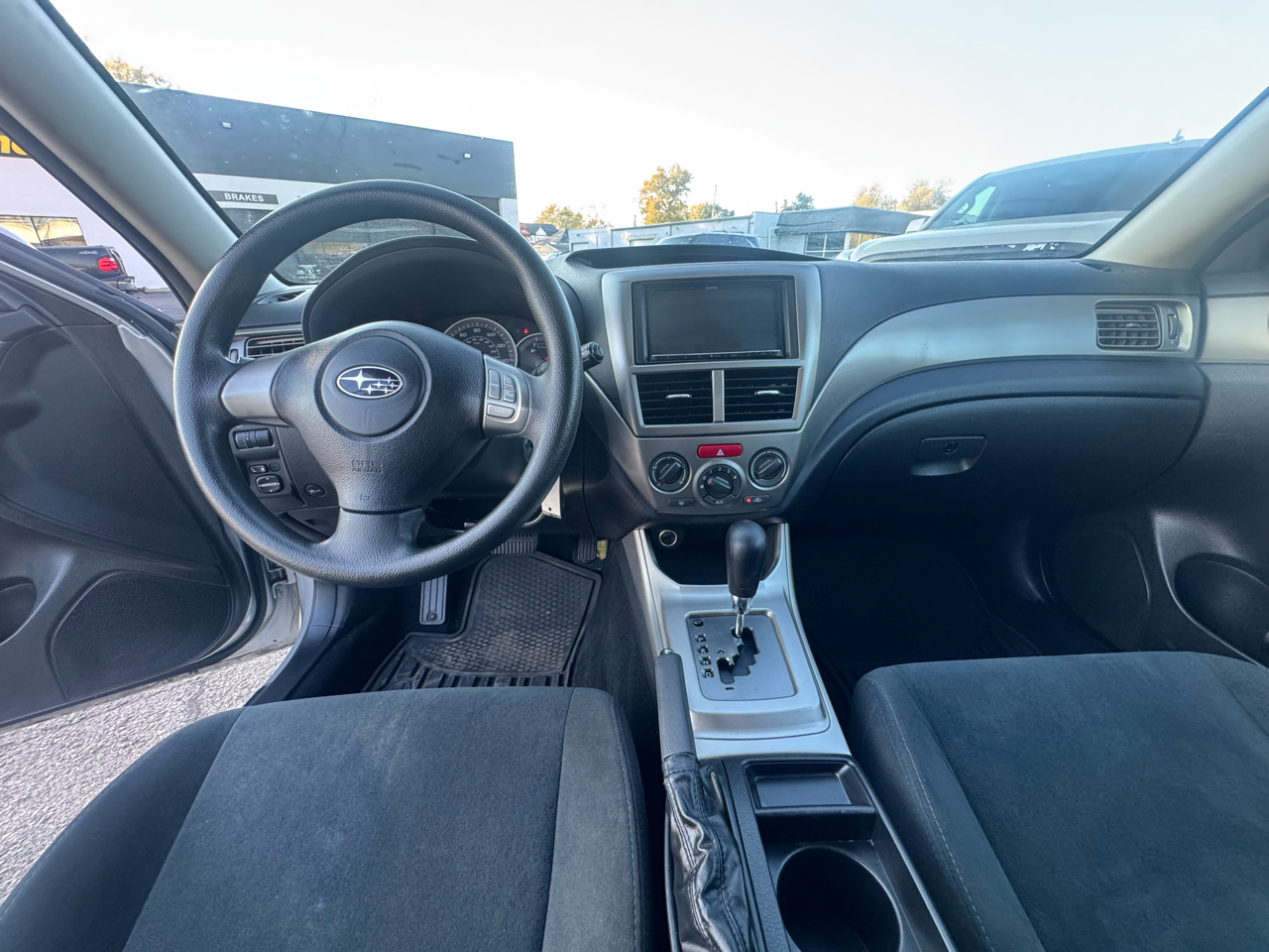 Subaru Impreza 2.5i 5-door 2010