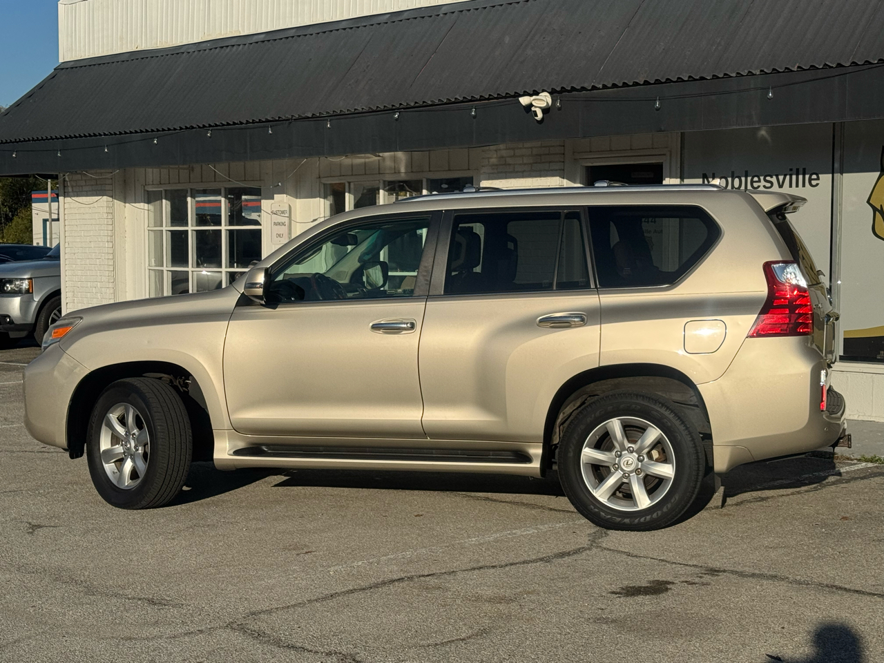 Lexus GX 460 Sport Utility 2010