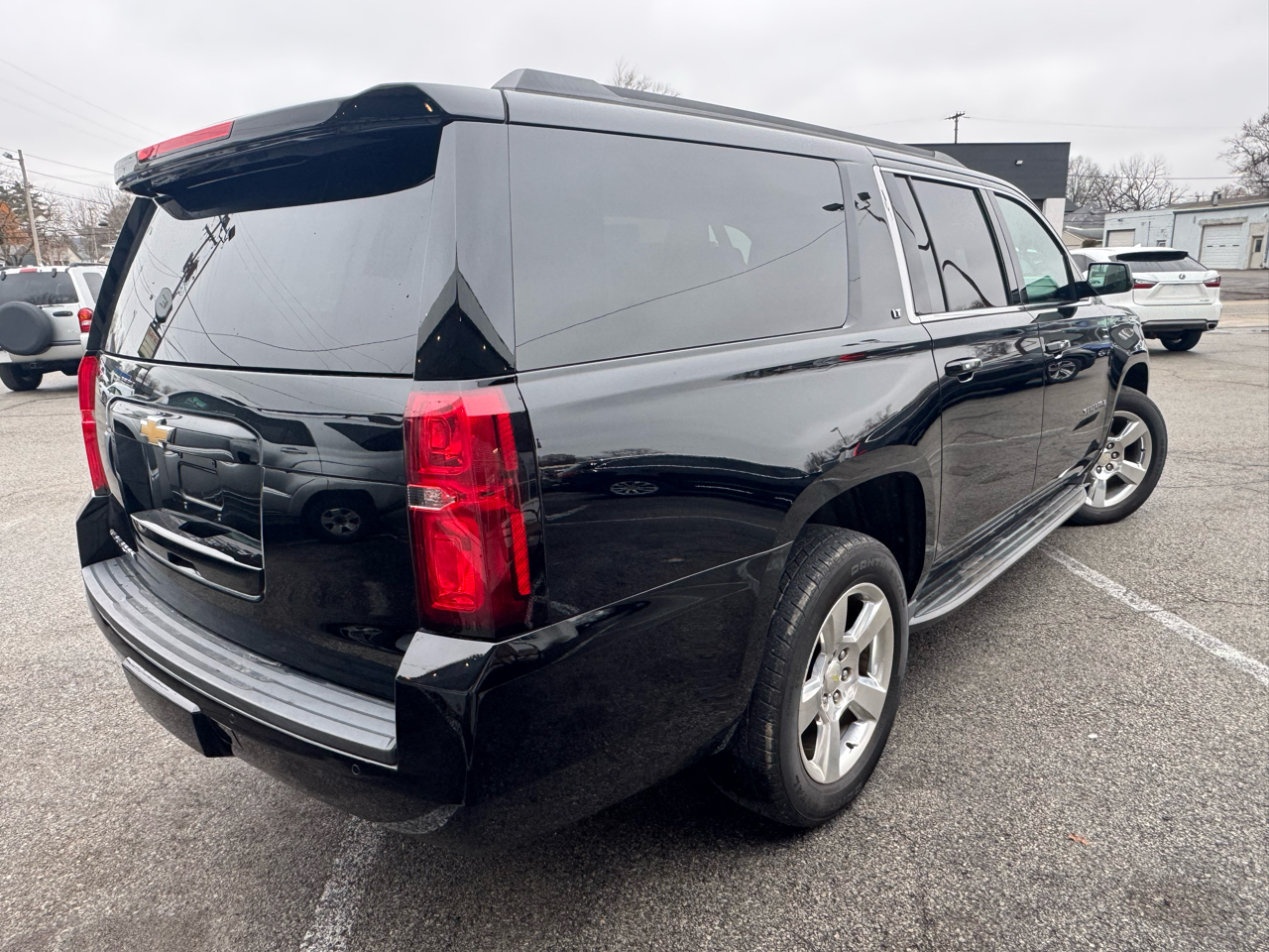 Chevrolet Suburban LT 1500 4WD 2015