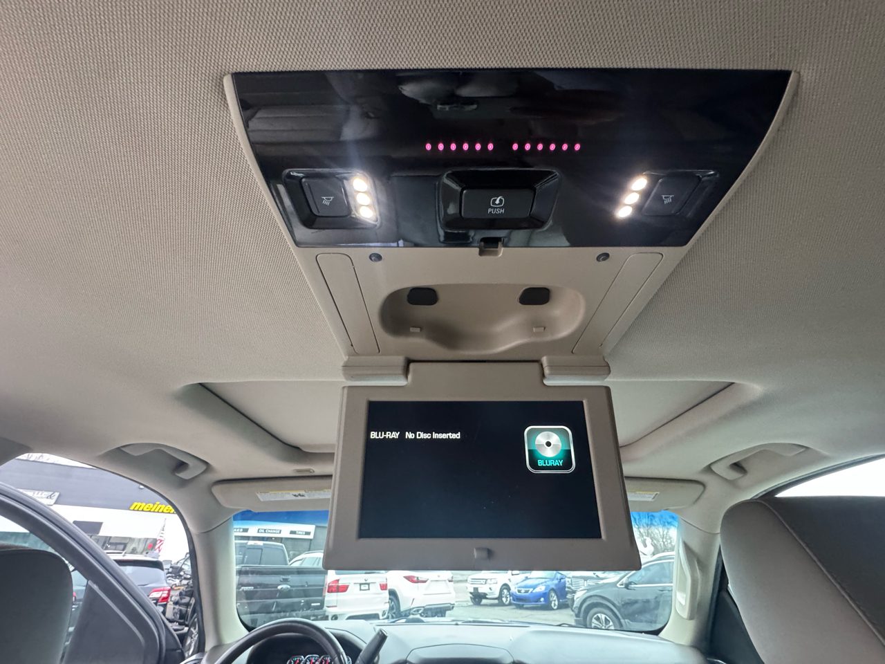 Chevrolet Suburban LT 1500 4WD 2015