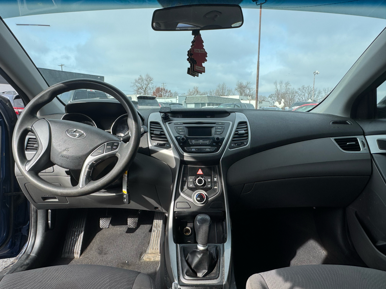 Hyundai Elantra SE 6AT 2016