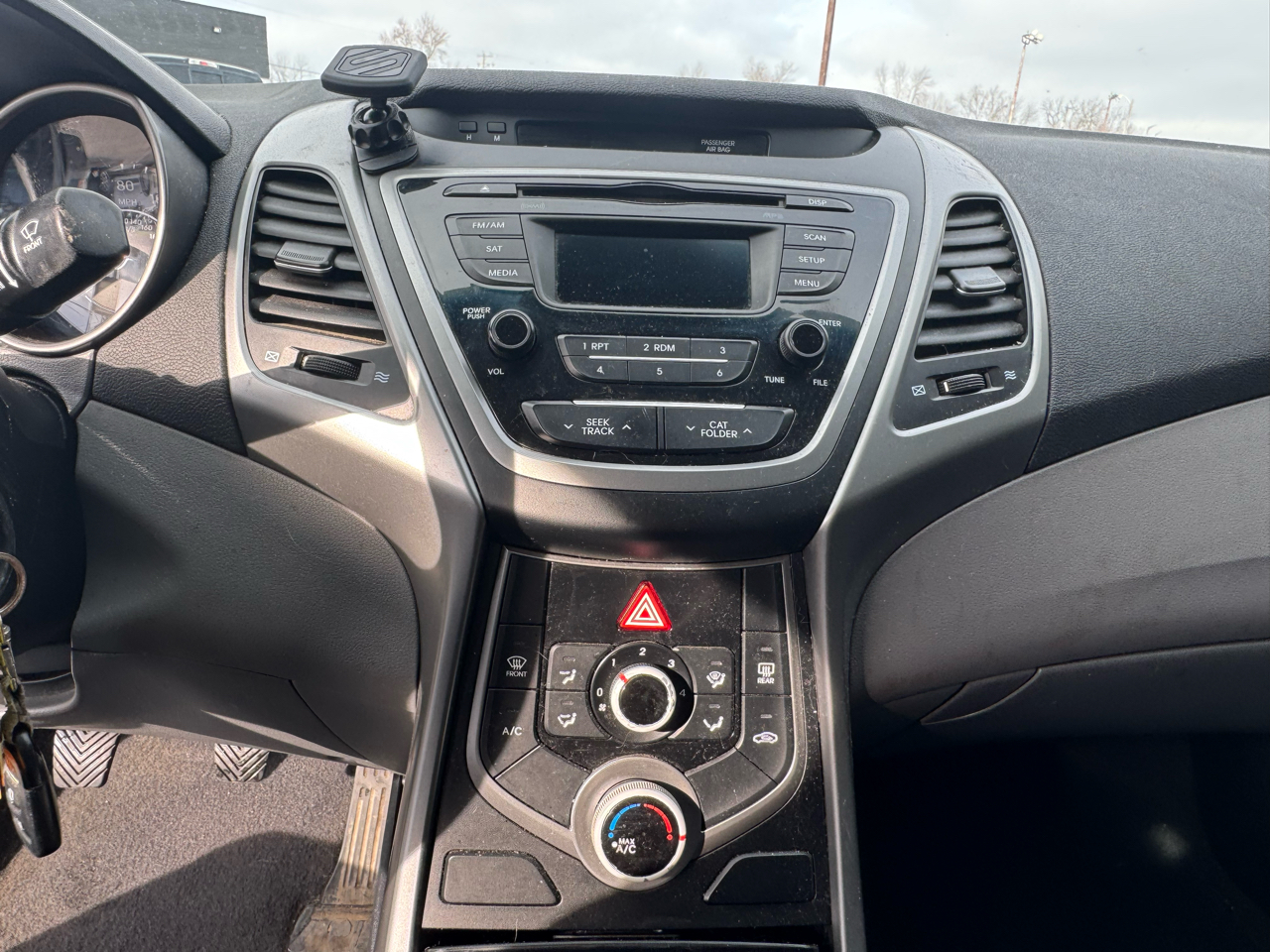 Hyundai Elantra SE 6AT 2016