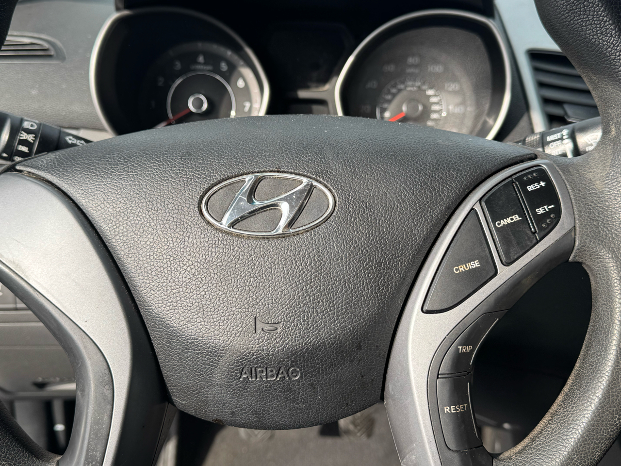 Hyundai Elantra SE 6AT 2016