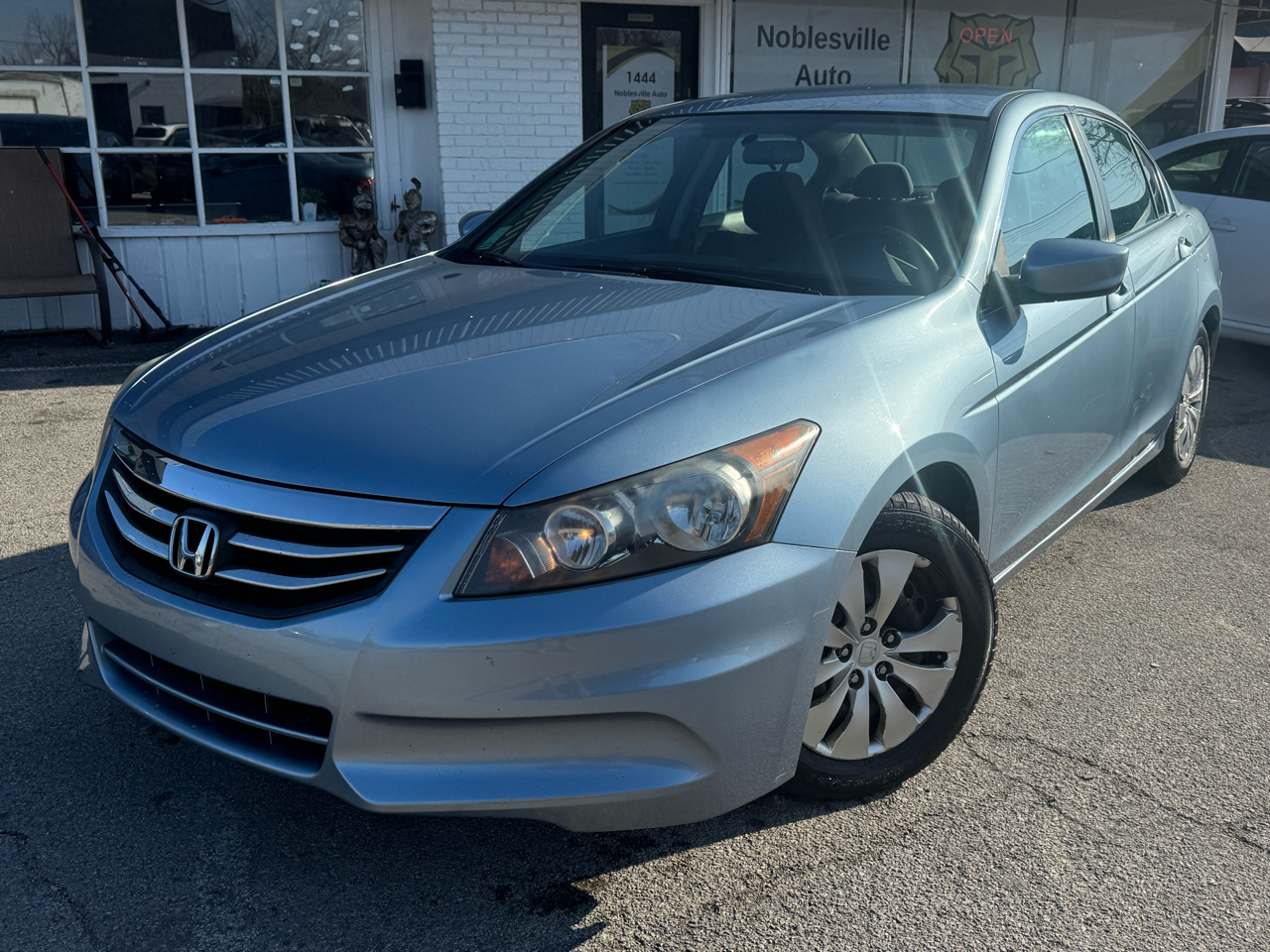Honda Accord LX sedan AT 2012