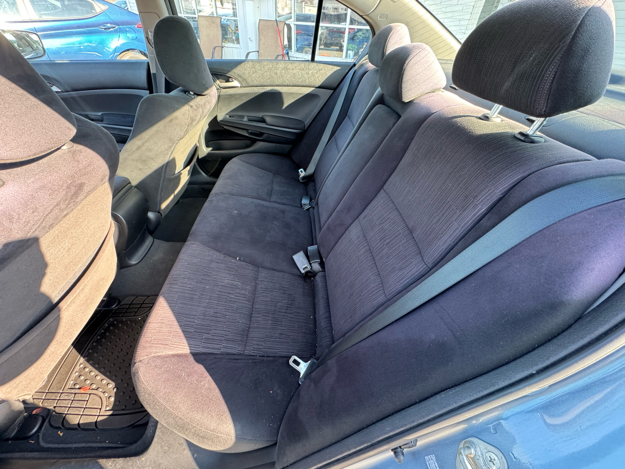 Honda Accord LX sedan AT 2012