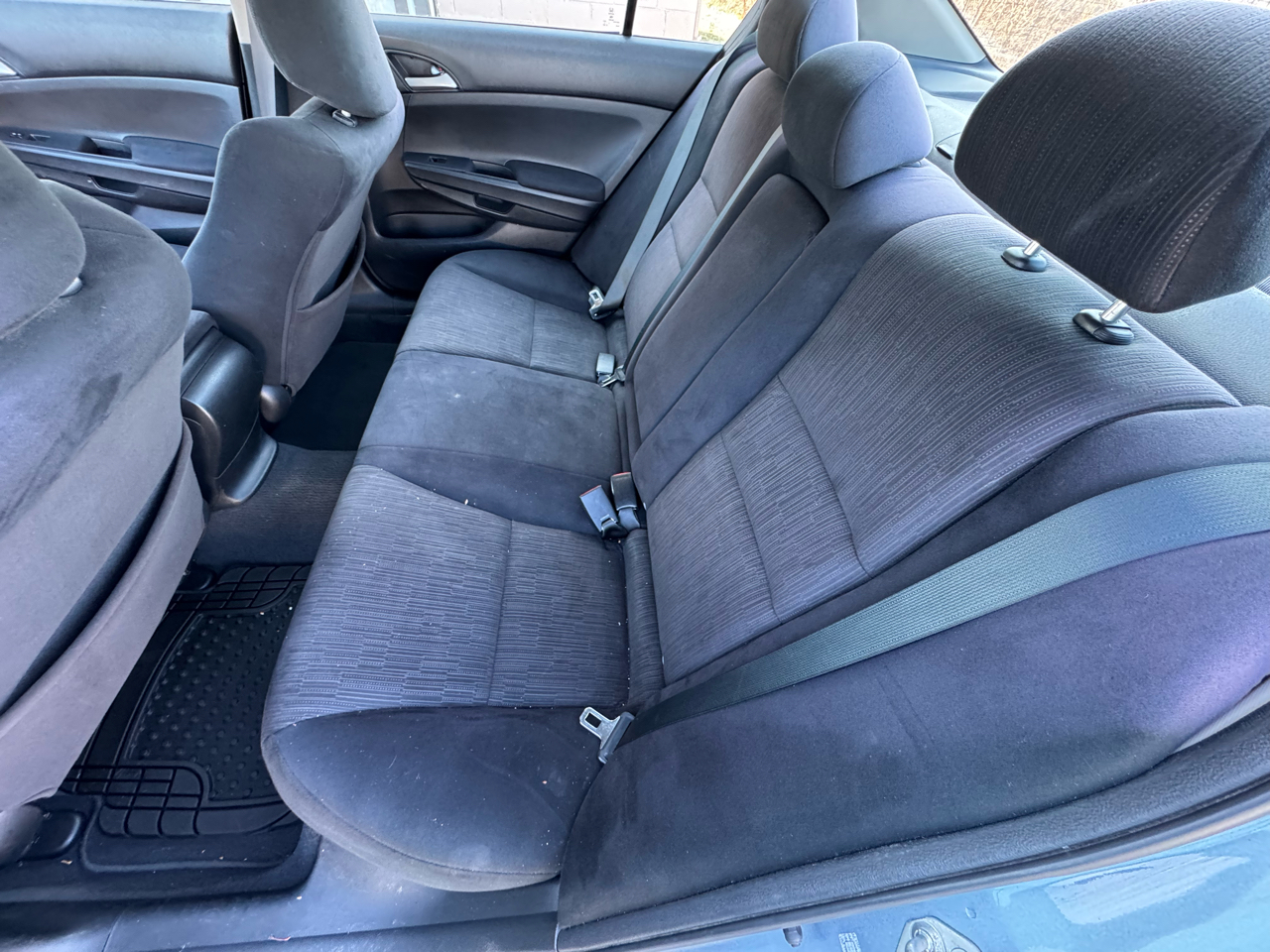 Honda Accord LX sedan AT 2012