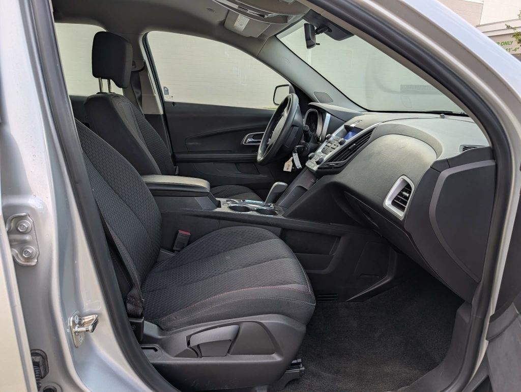 2015 Chevrolet Equinox LS - Photo 25