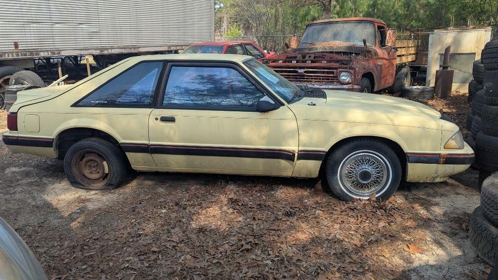 1988 Ford Mustang LX hatchback