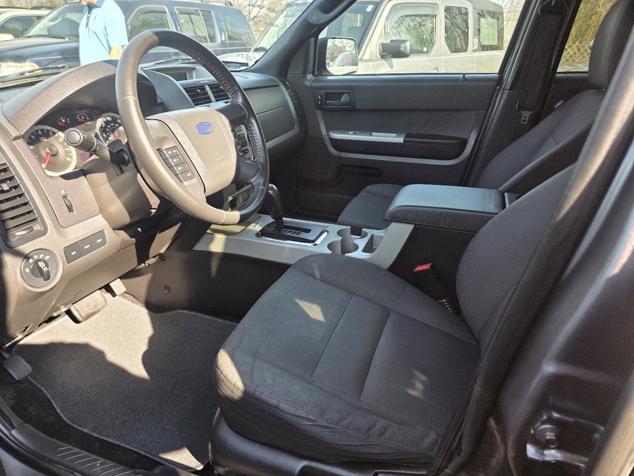 Ford Escape XLT 4WD 2011