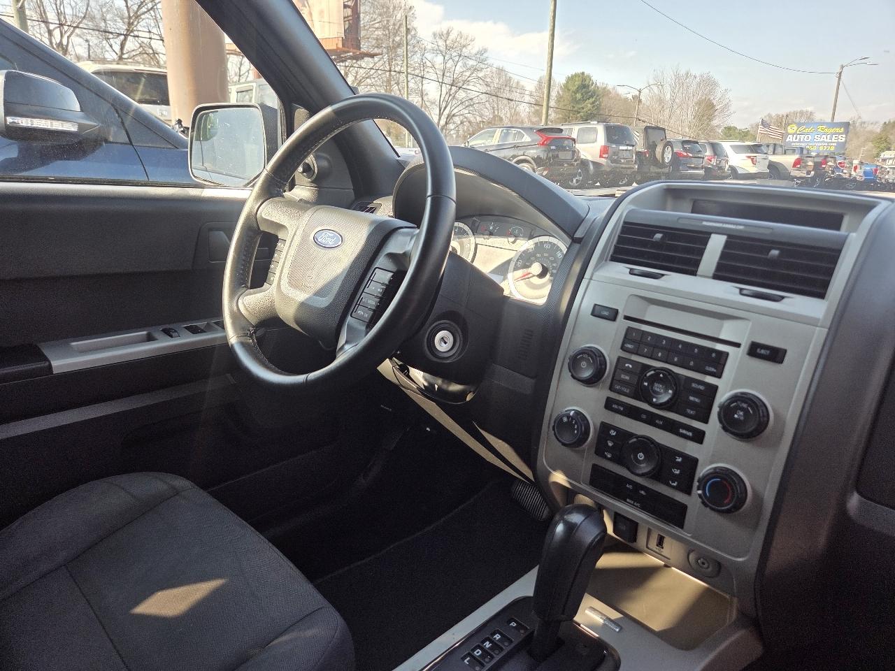 Ford Escape XLT 4WD 2011