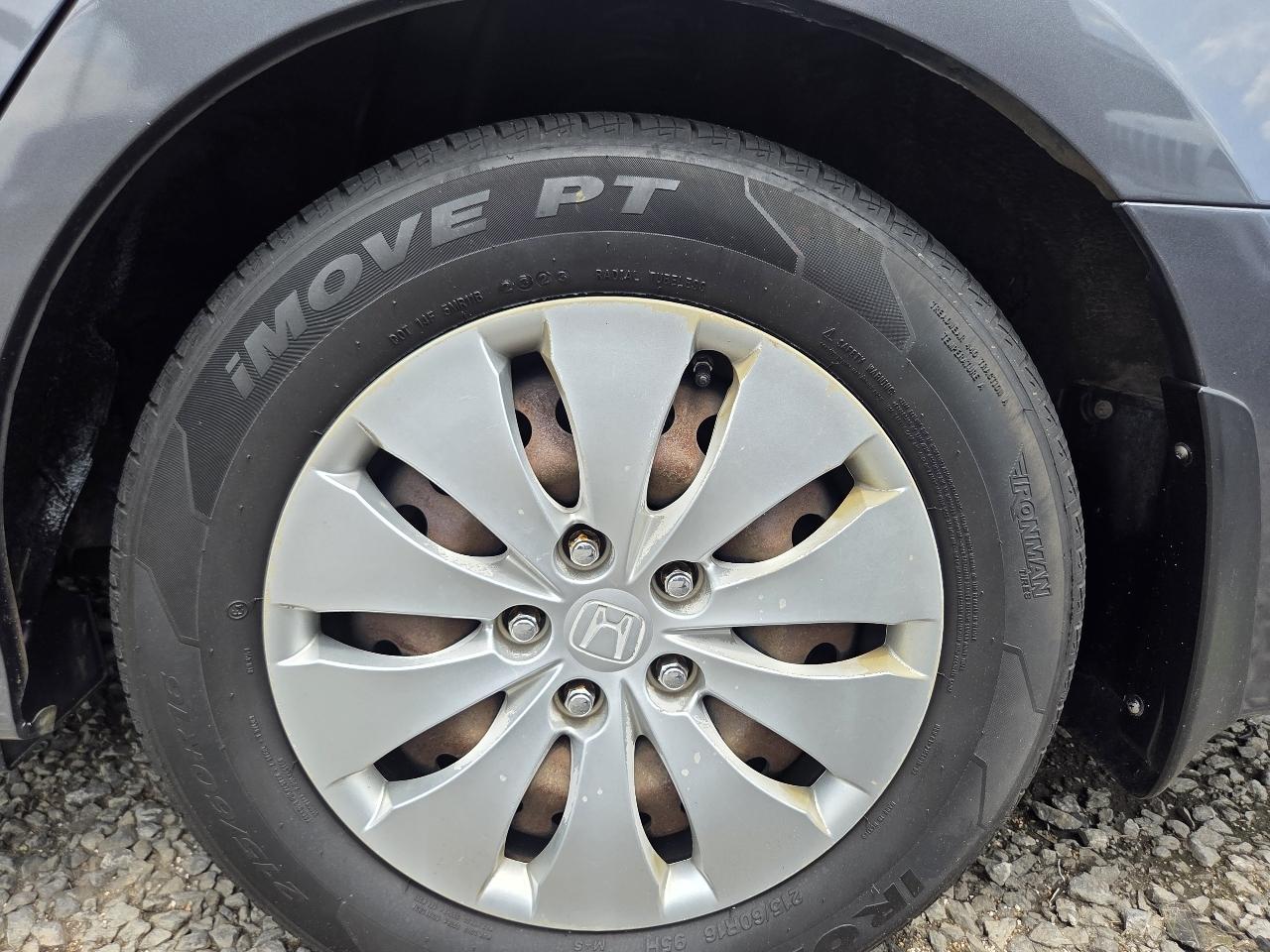 Honda Accord LX sedan AT 2012