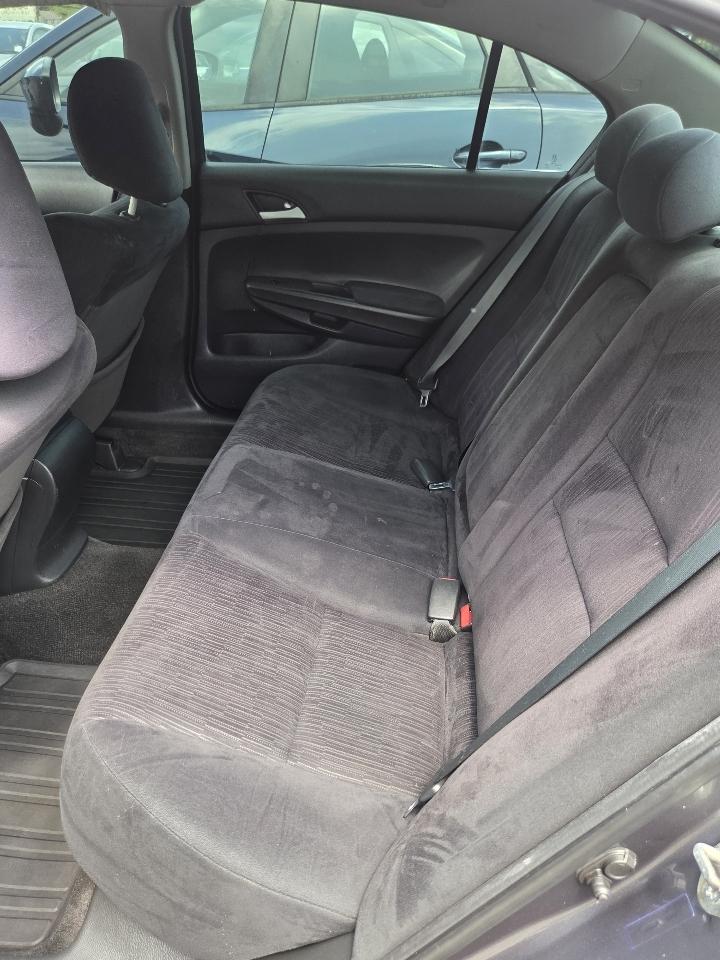 Honda Accord LX sedan AT 2012
