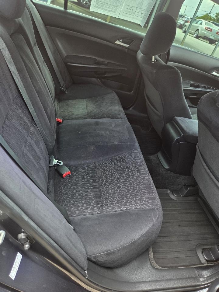 Honda Accord LX sedan AT 2012