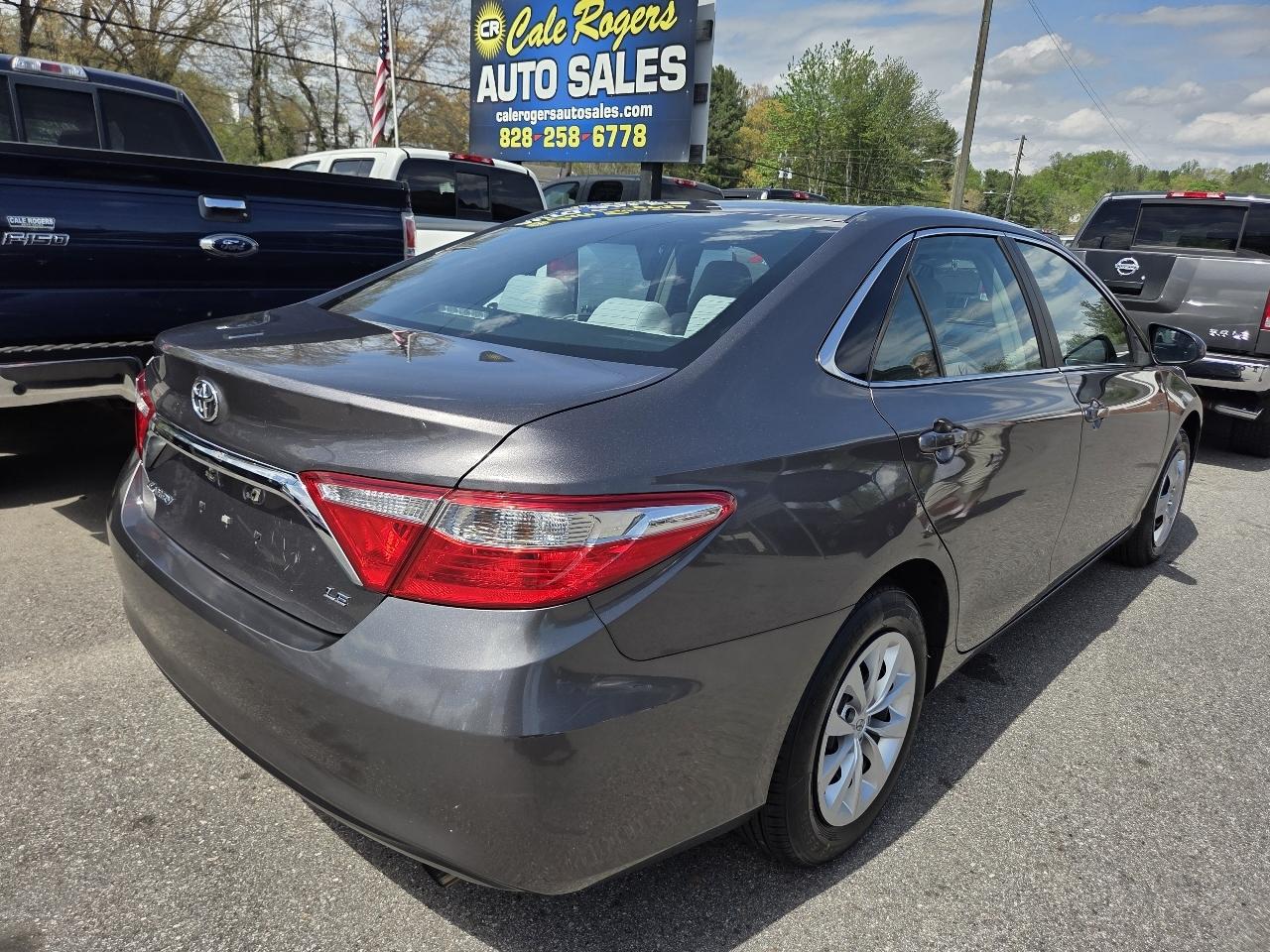 Toyota Camry SE 2017