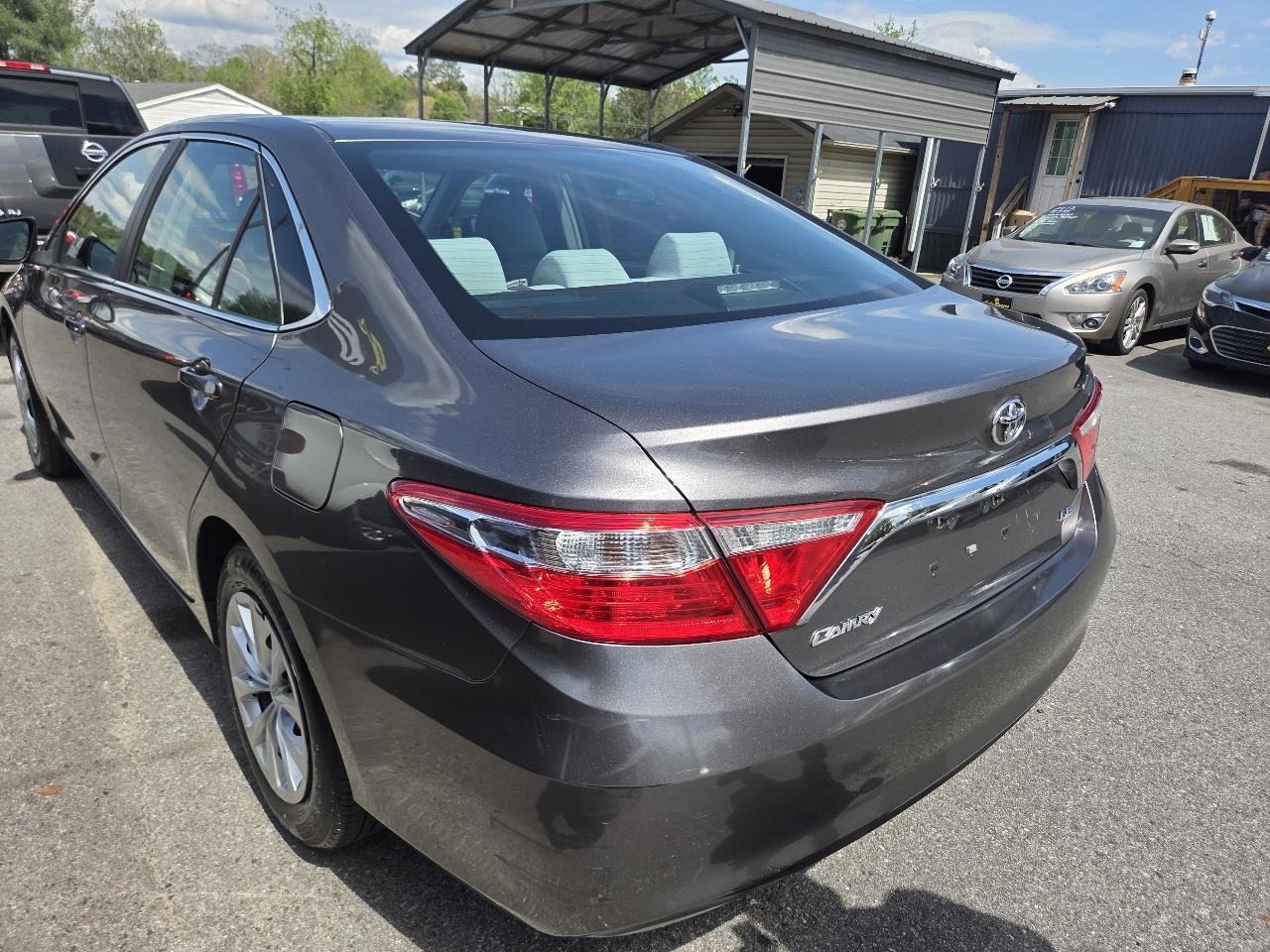 Toyota Camry SE 2017