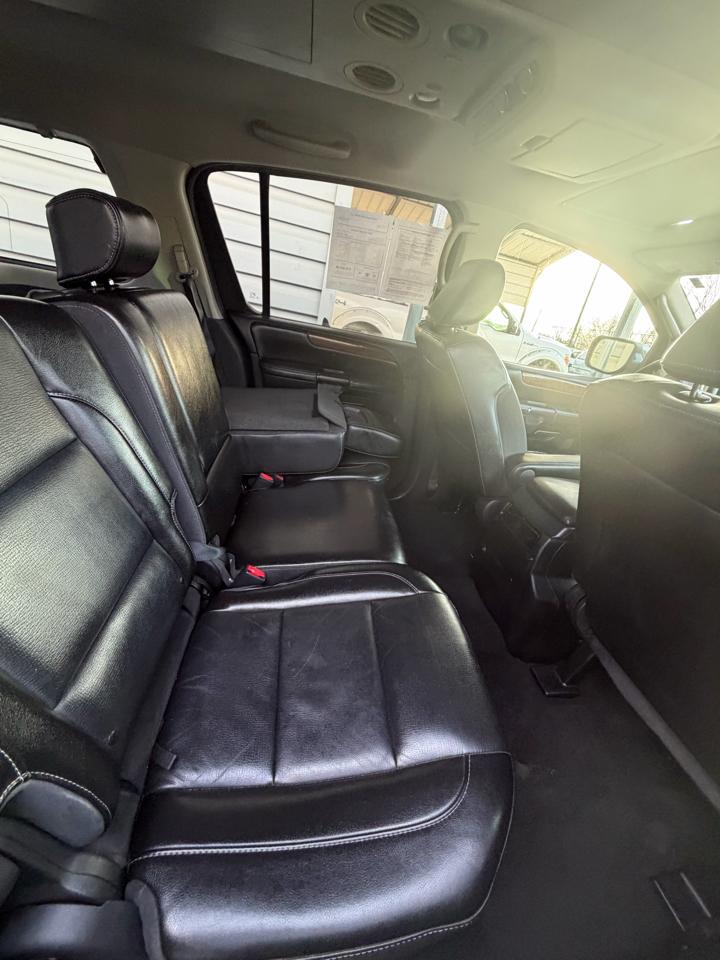 Nissan Armada SL 4WD 2012