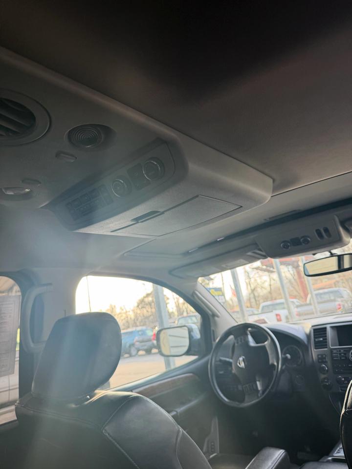 Nissan Armada SL 4WD 2012