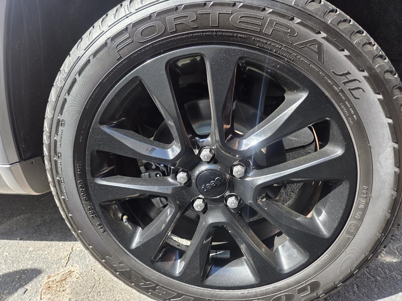 Jeep Grand Cherokee Laredo 2WD 2017