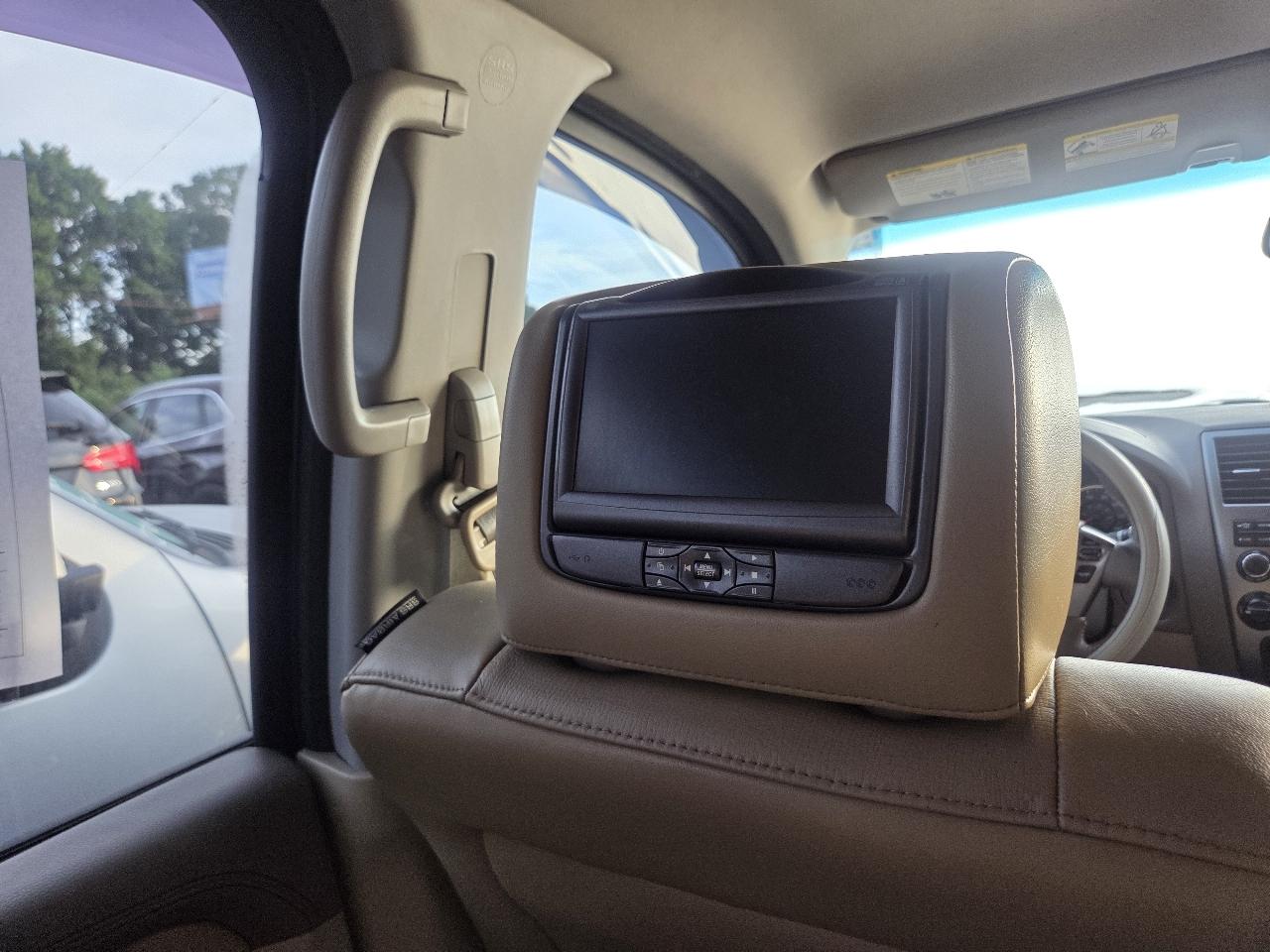Nissan Armada Platinum 4WD 2015