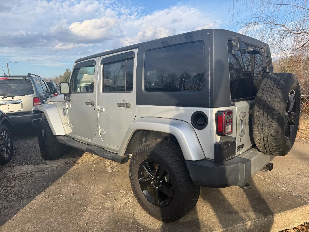 Jeep Wrangler Unlimited Sahara 4WD 2011