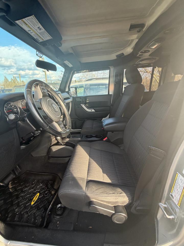 Jeep Wrangler Unlimited Sahara 4WD 2011