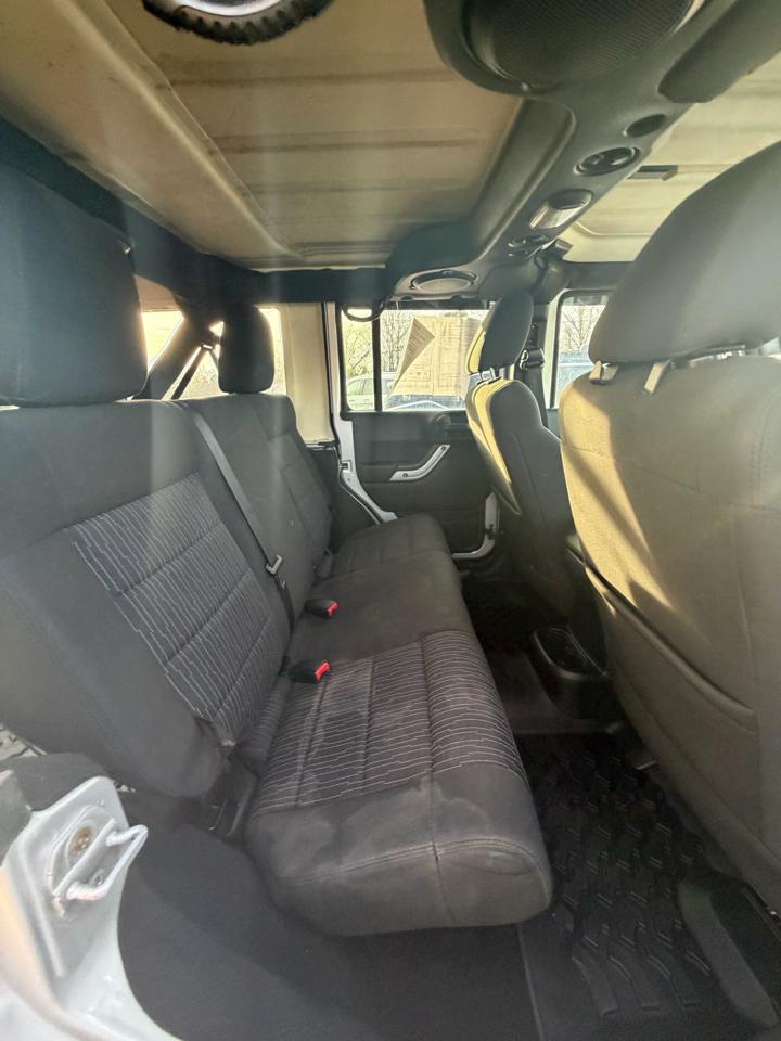 Jeep Wrangler Unlimited Sahara 4WD 2011