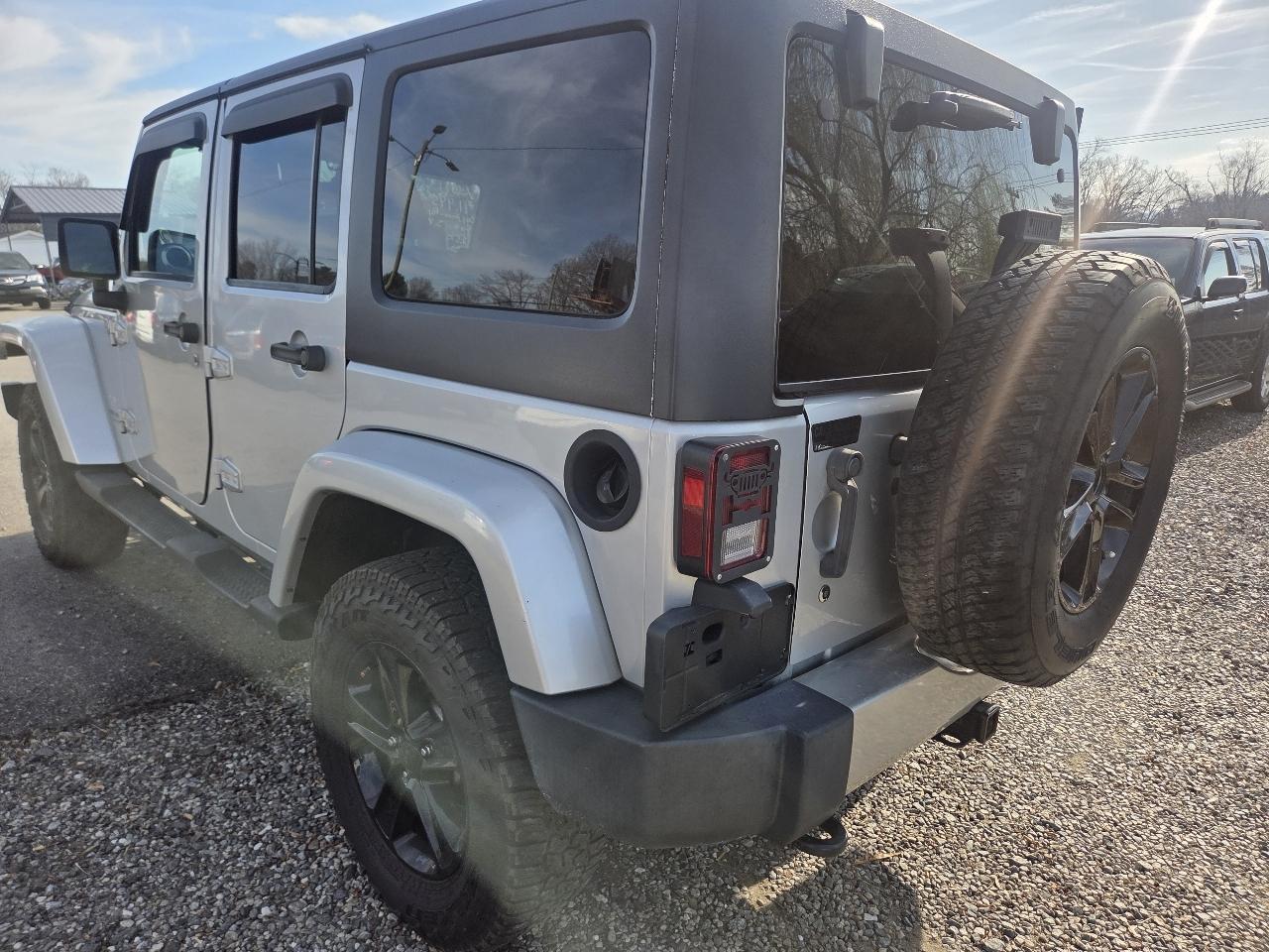 Jeep Wrangler Unlimited Sahara 4WD 2011