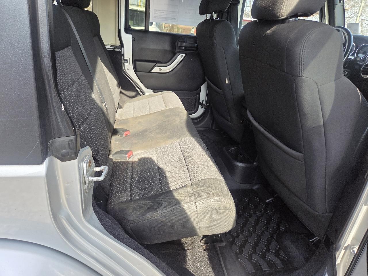 Jeep Wrangler Unlimited Sahara 4WD 2011