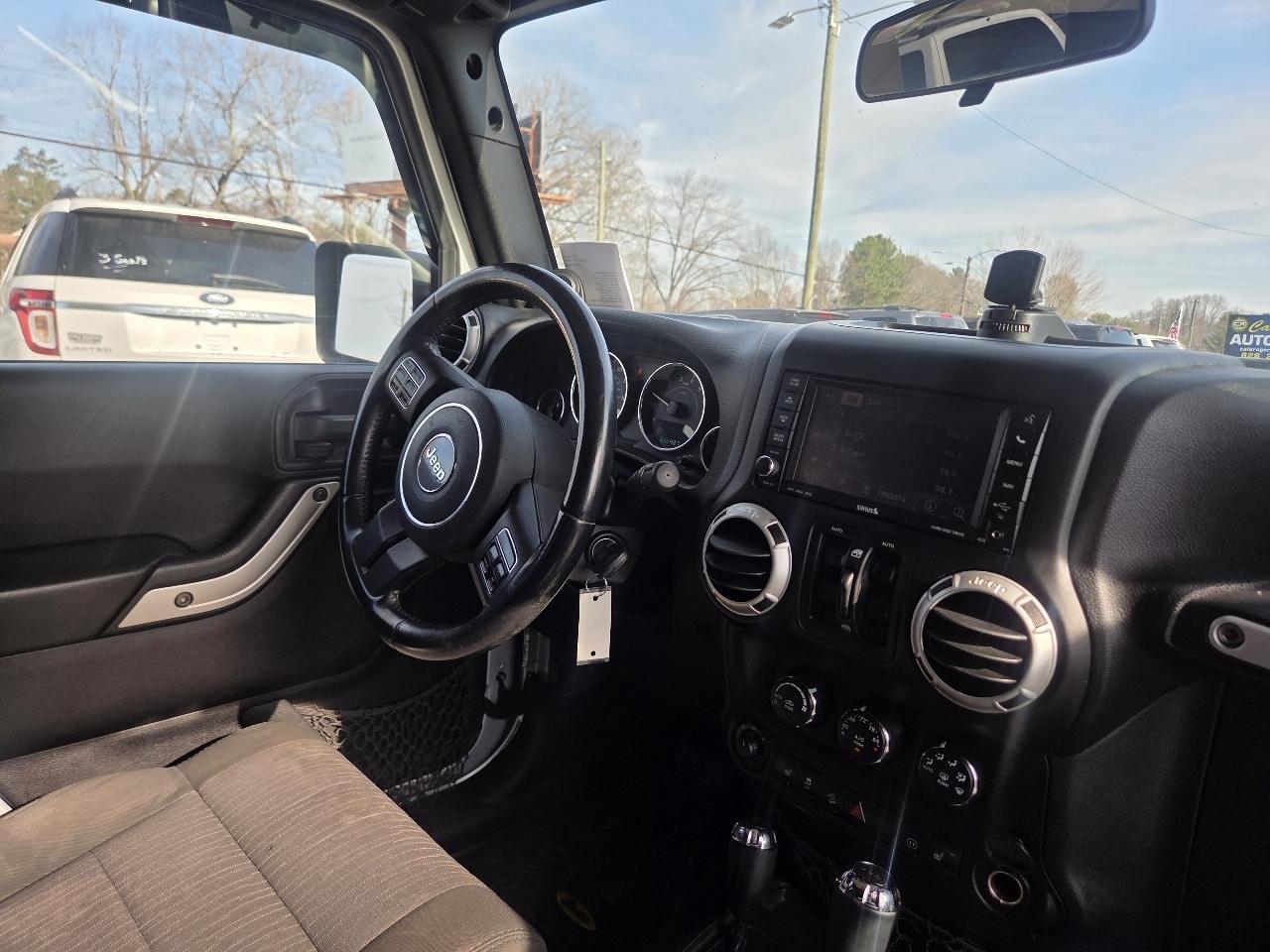 Jeep Wrangler Unlimited Sahara 4WD 2011