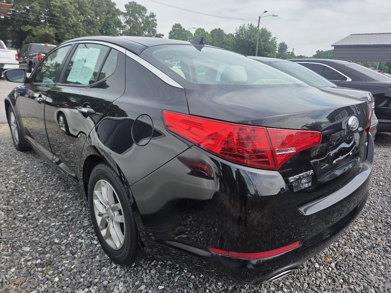 Kia Optima LX MT 2013