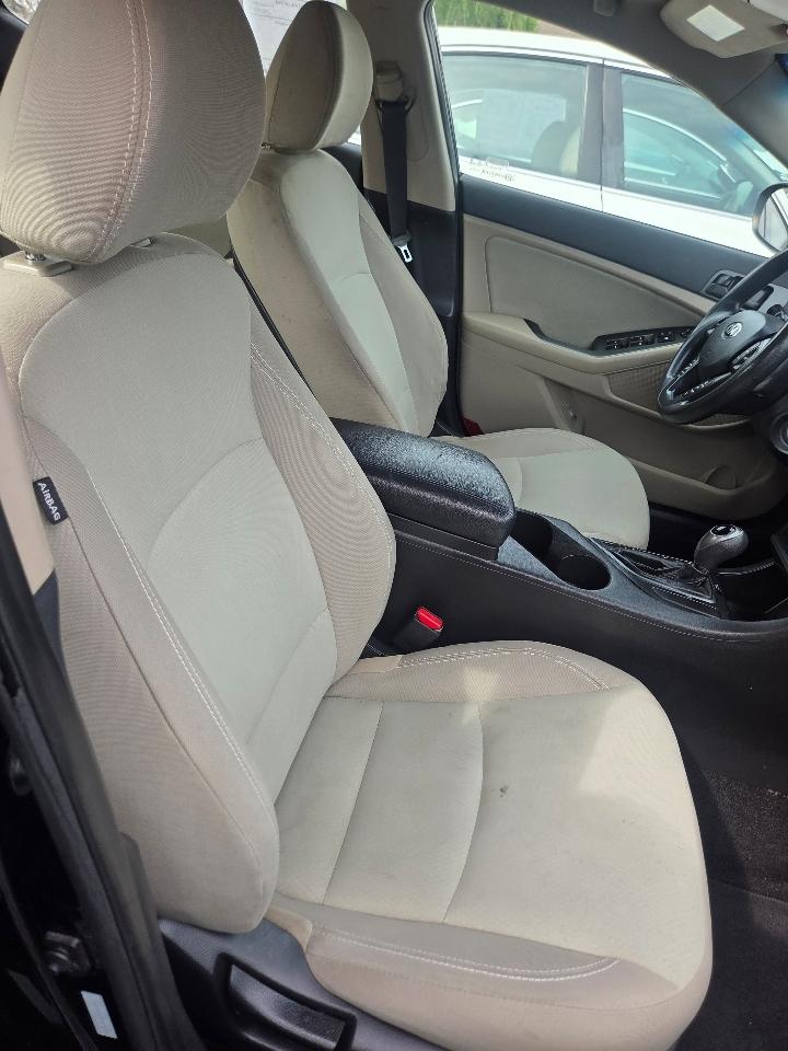 Kia Optima LX MT 2013