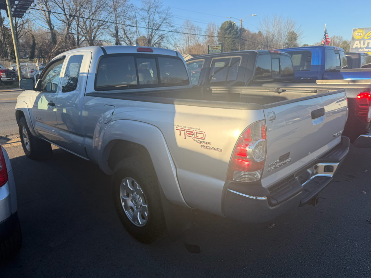 2010 Toyota Tacoma Access Cab V6 4x4 photo 2