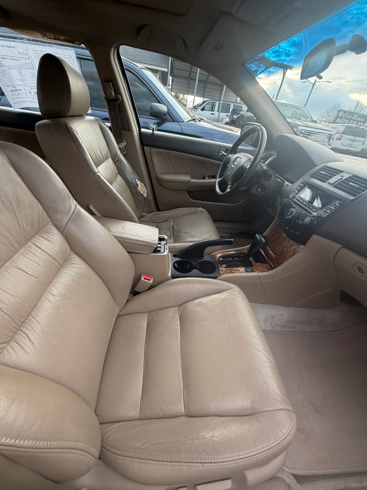 Honda Accord EX V-6 Sedan AT with Navigation System and XM Radi 2005