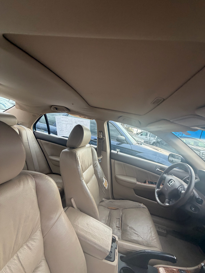 Honda Accord EX V-6 Sedan AT with Navigation System and XM Radi 2005