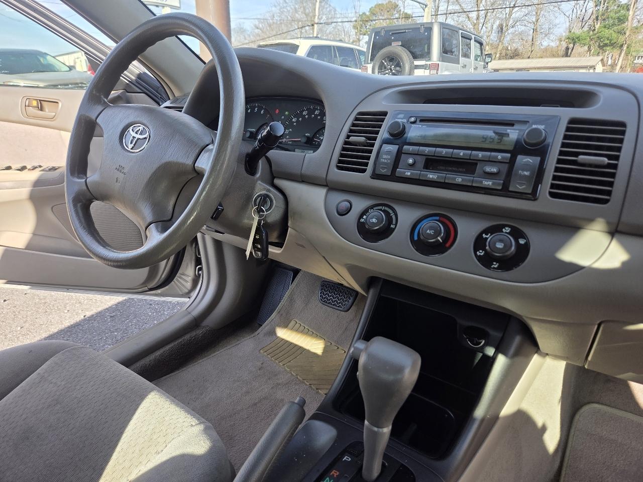 Toyota Camry Standard 2004