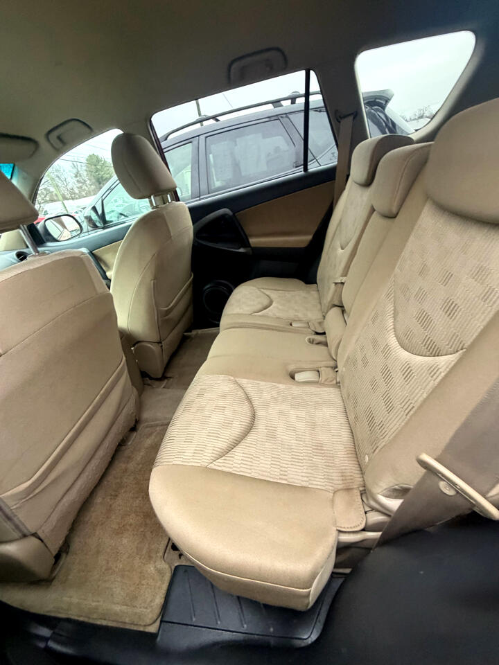 Toyota RAV4 Base I4 2WD 2010