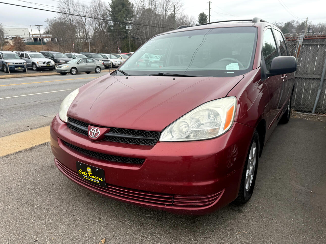 Toyota Sienna LE - 7 Passenger 2004