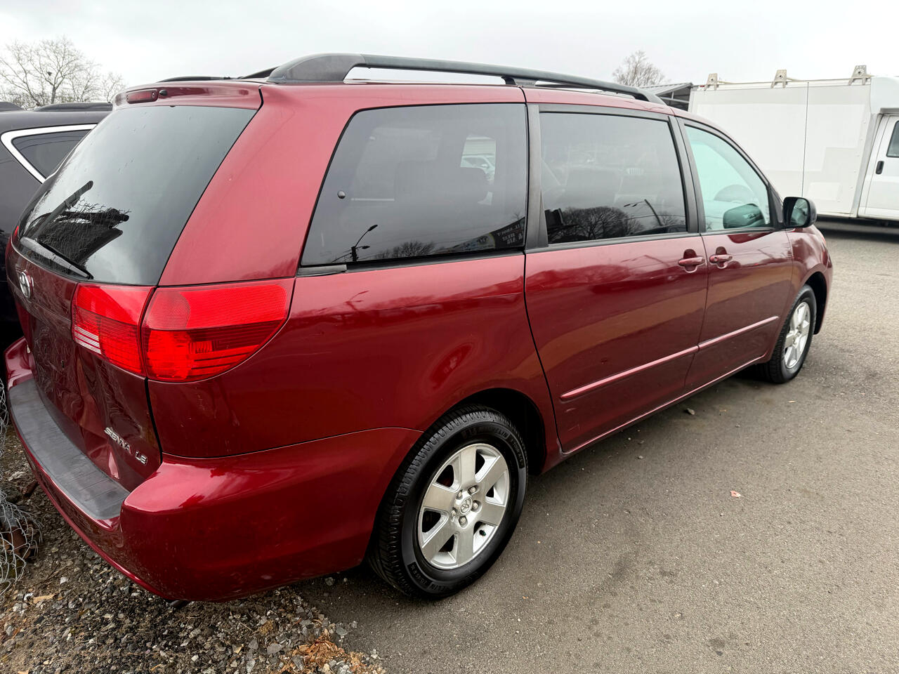 Toyota Sienna LE - 7 Passenger 2004
