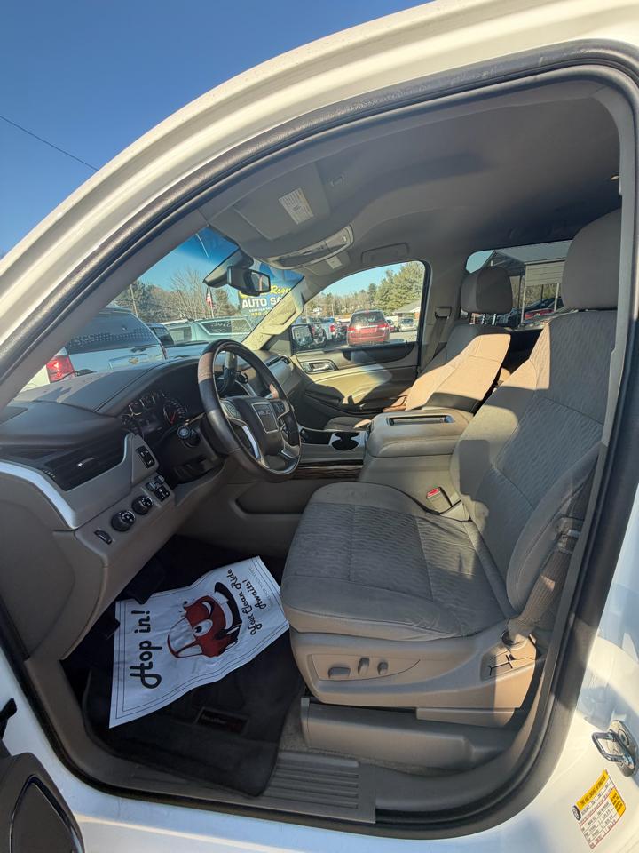 GMC Yukon XL SLE 1/2 Ton 4WD 2015