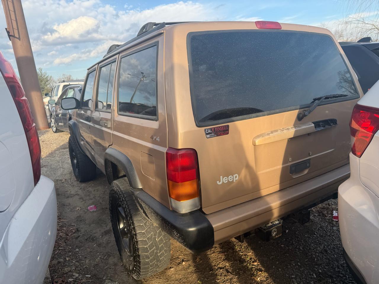 Jeep Cherokee Sport 4-Door 4WD 1999