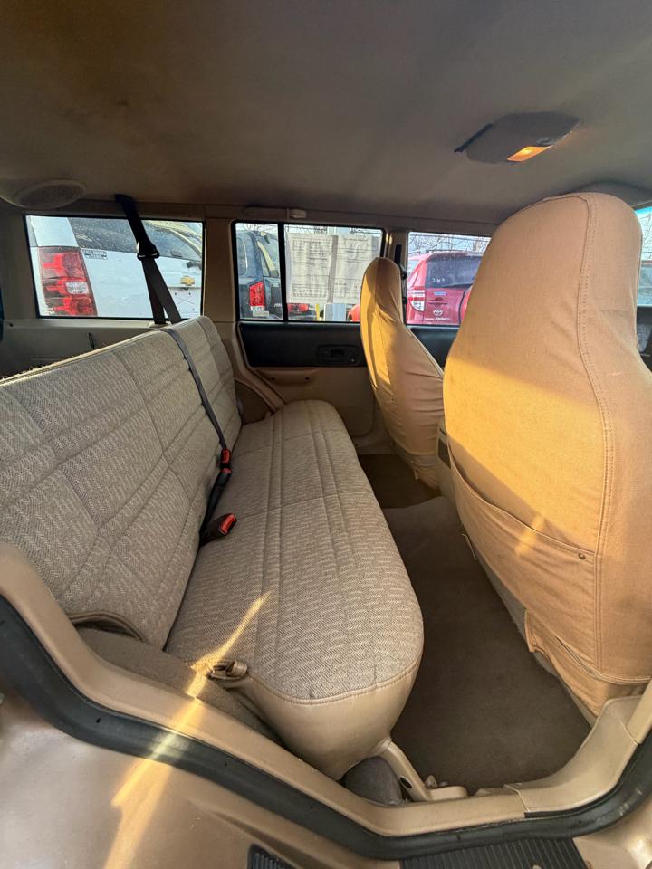 Jeep Cherokee Sport 4-Door 4WD 1999