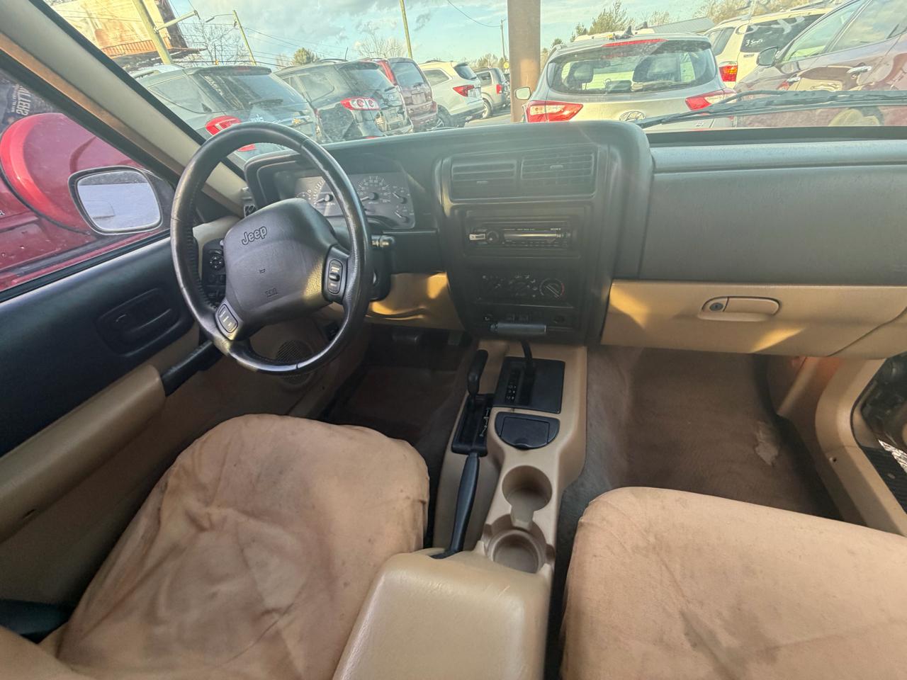 Jeep Cherokee Sport 4-Door 4WD 1999