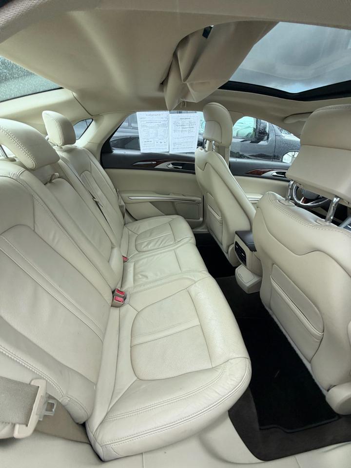 Lincoln MKZ Hybrid Sedan 2014