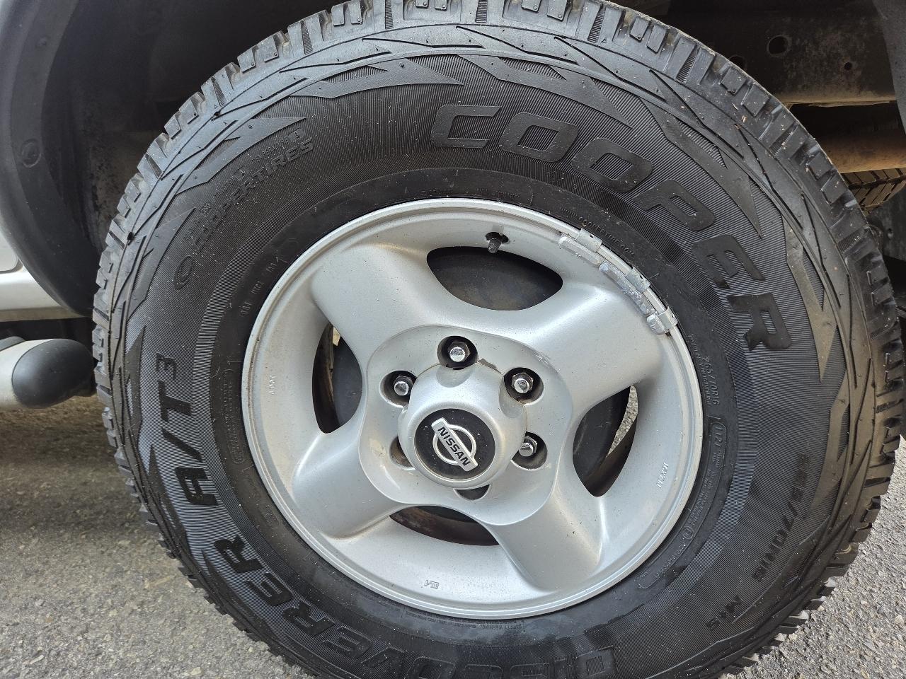 Nissan Xterra XE 2WD 2002