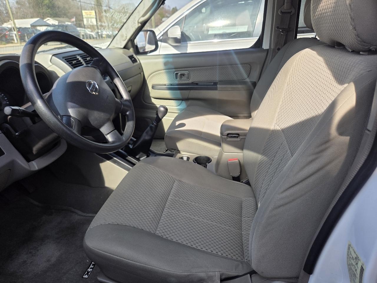 Nissan Xterra XE 2WD 2002