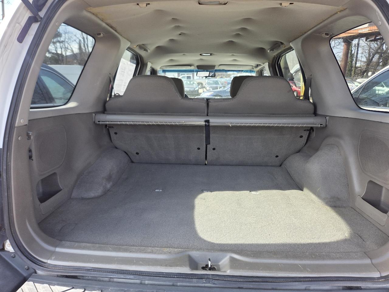 Nissan Xterra XE 2WD 2002