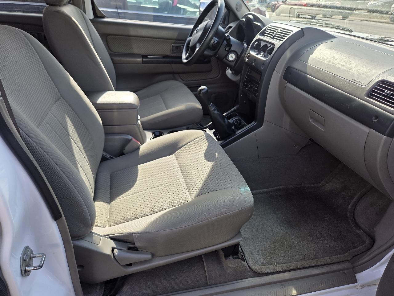 Nissan Xterra XE 2WD 2002